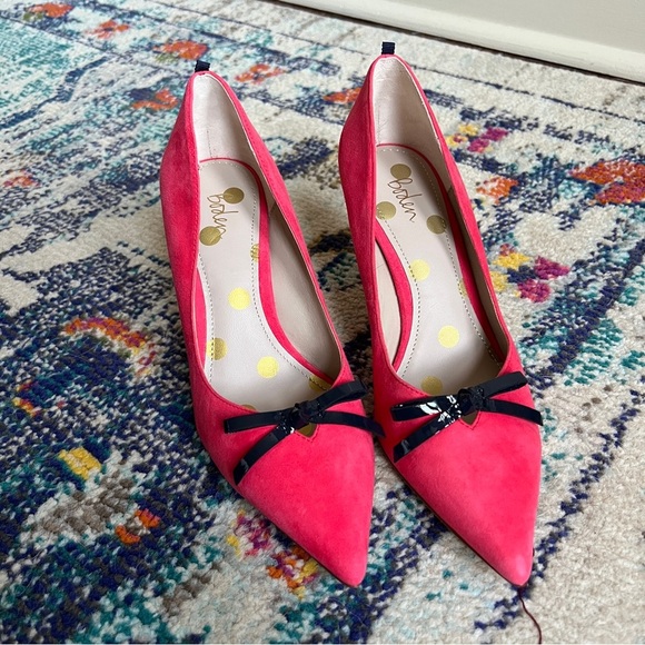Boden Shoes - Boden Pink Suede Eleanor Pointed Toe Kitten Heels with Black Bow size 39